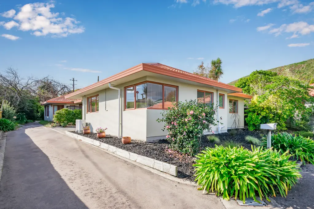 Paraparaumu 2 Bedroom Fantastic Little Suntrap - Seriously Selling!