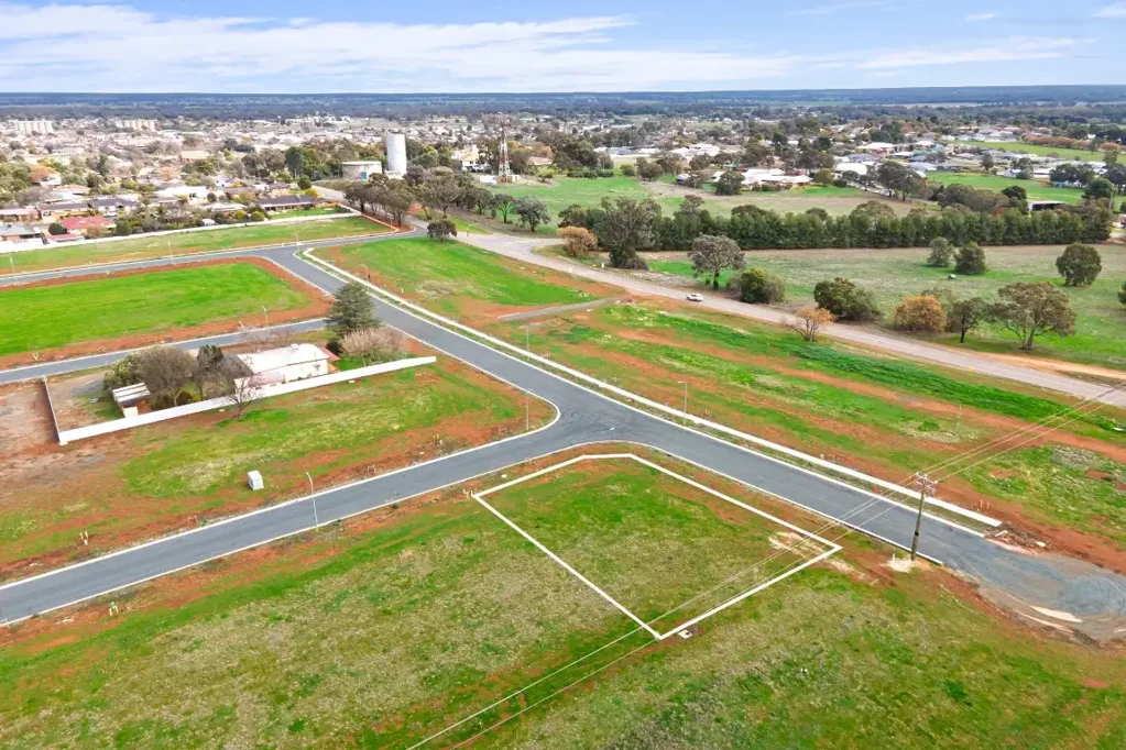 Temora OVERSIZE CORNER PARCEL - ACT NOW!