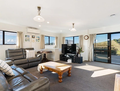 471 Haruru Road, Wainui, Rodney, 6 Bedrooms, 3 Bathrooms, Home & Income