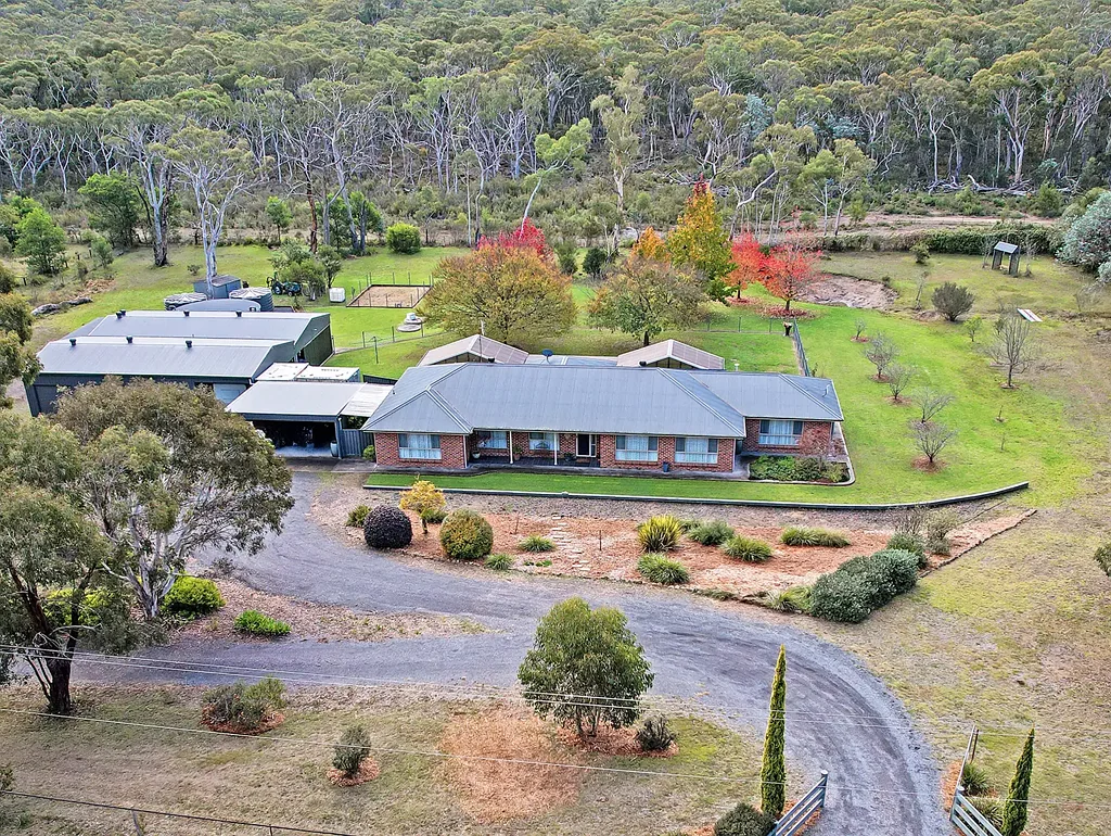 Tallong 4房  Retirees, Nature Lovers & Tradie / Car Enthusiast