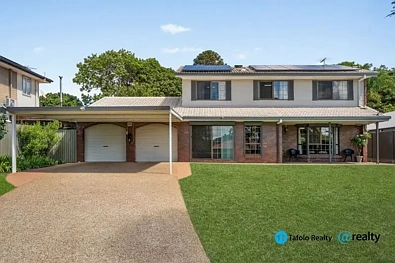 Capalaba 6房 Capalaba静谧高地 702㎡阔绰平地 现代六卧设计 双车库双棚 太阳能全配 步行名校商圈 Large 6 Bedroom Home In Quiet Location!