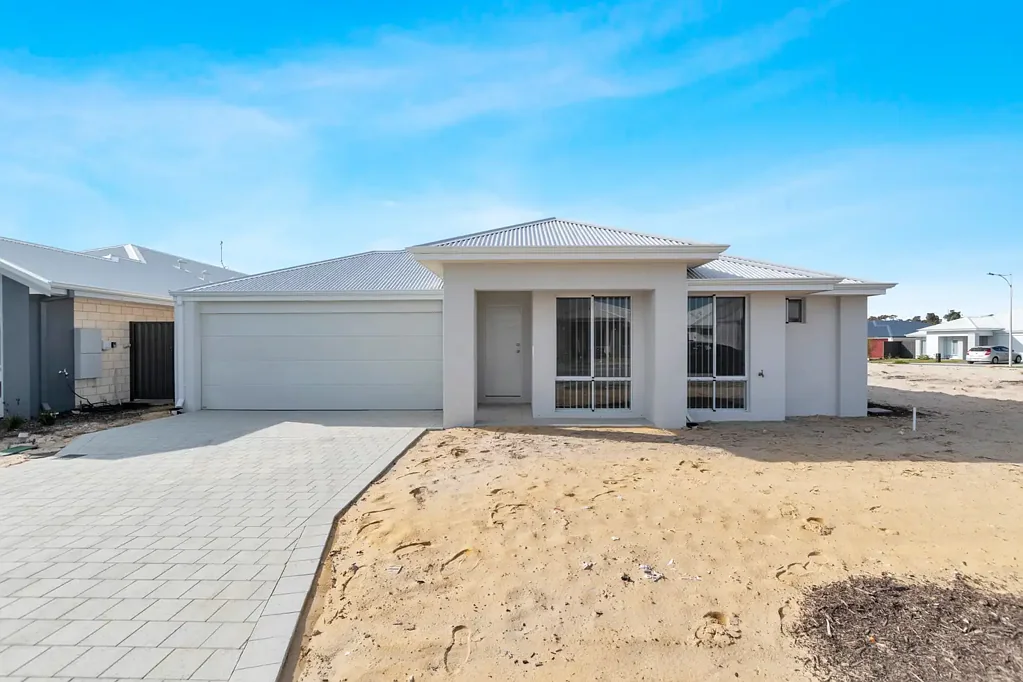 Brand New Family Home with Solar - Spacious 5-Bed, 2-Bath