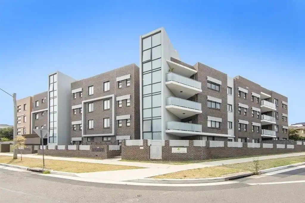 Mays Hill 2غرفة نوم Modern Ground Floor Apartment in a Prime Parramatta Fringe Location