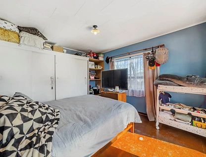 12 and 12A Southview Place, Manurewa, Manukau City, 6 Bedrooms, 3 Bathrooms, Home & Income