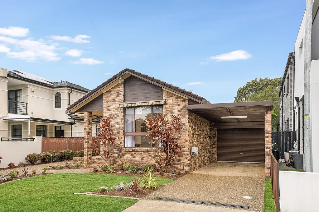 Beverly Hills 3ਬੈੱਡਰੂਮ FREESTANDING 3 BEDROOM STRATA HOME