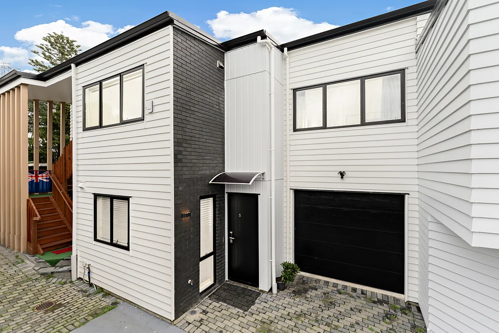 Kelston 3બેડરૂમ Modern, Affordable, Right by the Park!