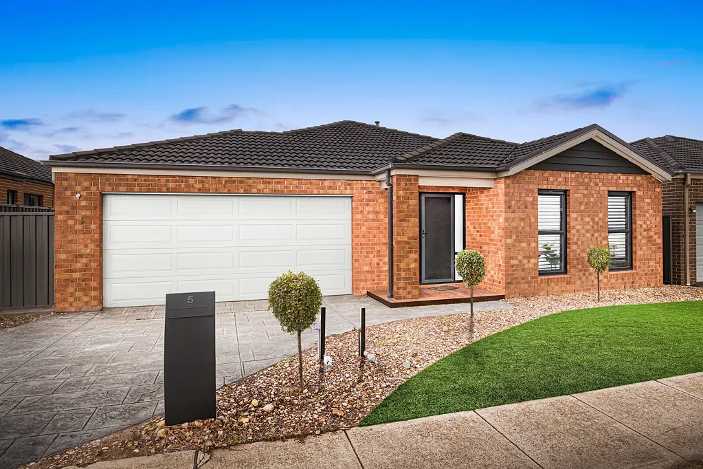 Manor Lakes 4침실 Spacious Family Living on a Generous 513sqm Block in a Prime Manor Lakes Location!!