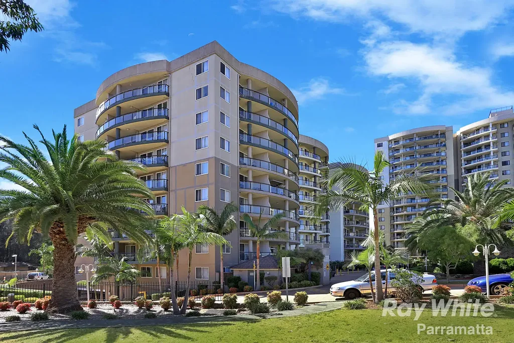 Reosrt style 3 bedroom apartment in Monaco Towers