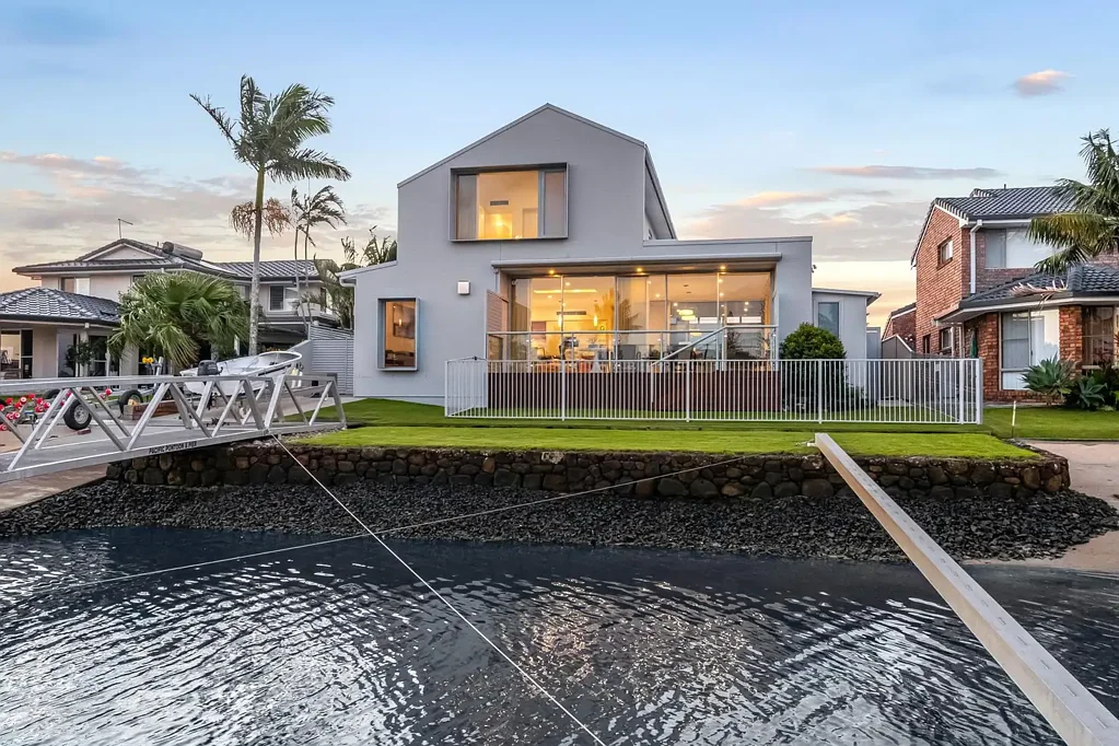 West Ballina 4房  Luxury Waterfront Living with Every Dream Feature