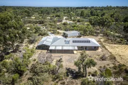 30 King Drive, Woodridge