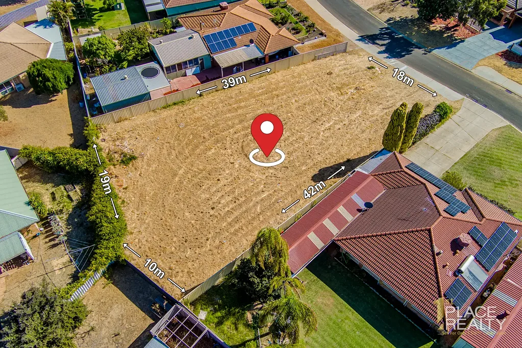 Greenfields Huge 996m2 block in cul-de-sac location