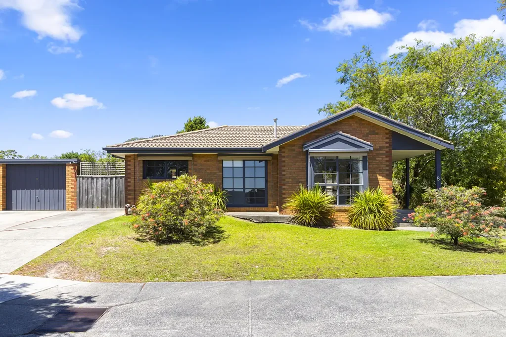 Langwarrin 2બેડરૂમ A PRIVATE, UPDATED & LOW-MAINTENANCE GEM