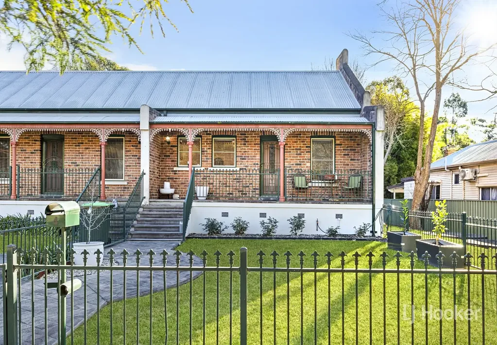 Picton 3 Bedroom Charming Villa Living in the Heart of Historic Picton!