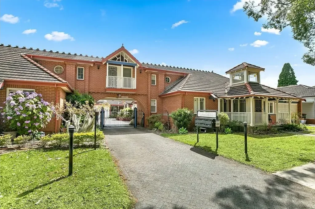 Spacious Entertainer Offering the Ideal Bayside Lifestyle