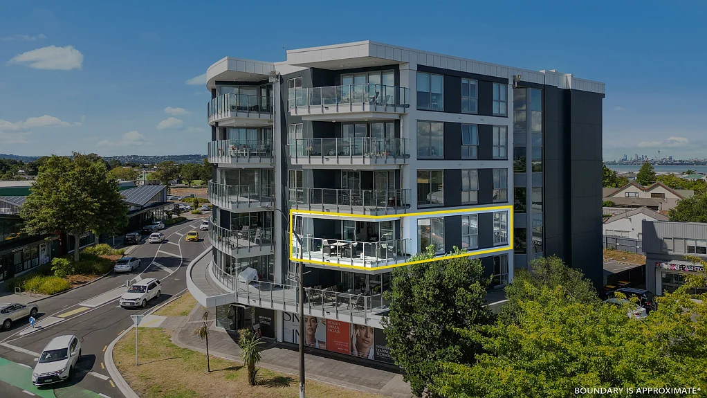 Te Atatu Peninsula 2Kwarto Luxury Living, Views & Elegance at a bargain!