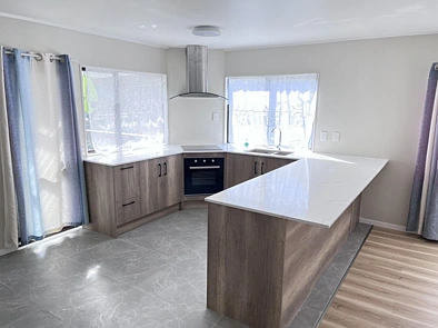 Convenient, practical and recently renovated！