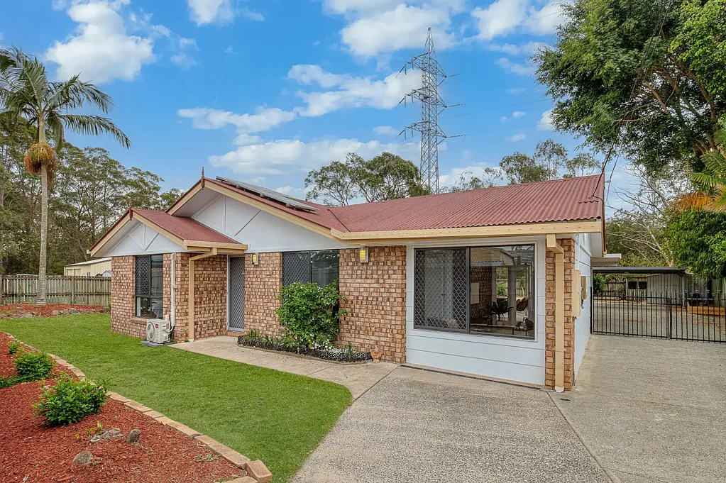 Marsden 3 Bedroom RENOVATED FAMILY RETREAT on 913m2 WITH PRIVATE PARKLAND OUTLOOK!