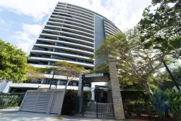 414/2 Aqua Street, Southport