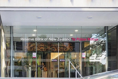 太突然了！新西兰多家大行上调房贷利率，专家呼吁尽快行动！4月又有新政落地，数十万人受影响……