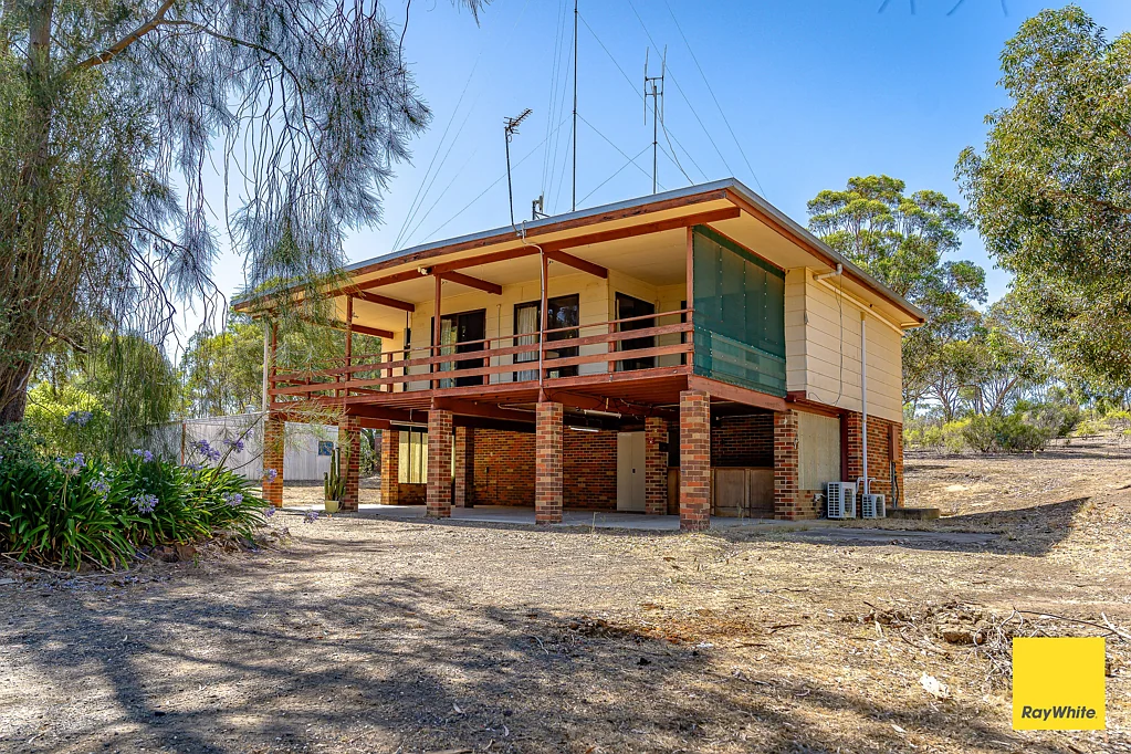 137 Doolan Crescent, Heathcote, VIC 3523