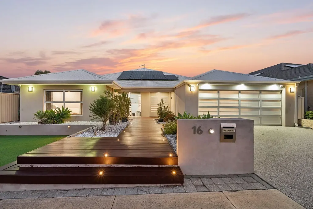Burns Beach 4Kwarto RELAXED FAMILY LIVING & EFFORTLESS ENTERTAINING!
