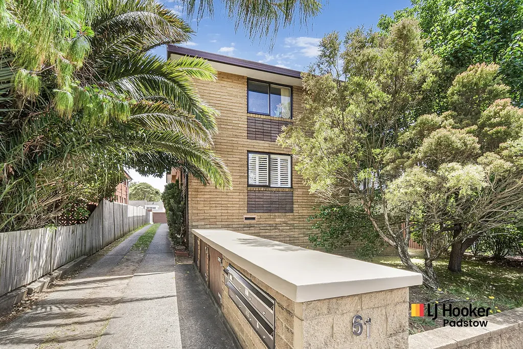 Light-Filled One-Bedroom Unit in Ashfield
