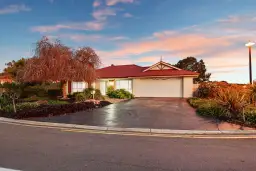 2 Woodleigh Court, Blakeview