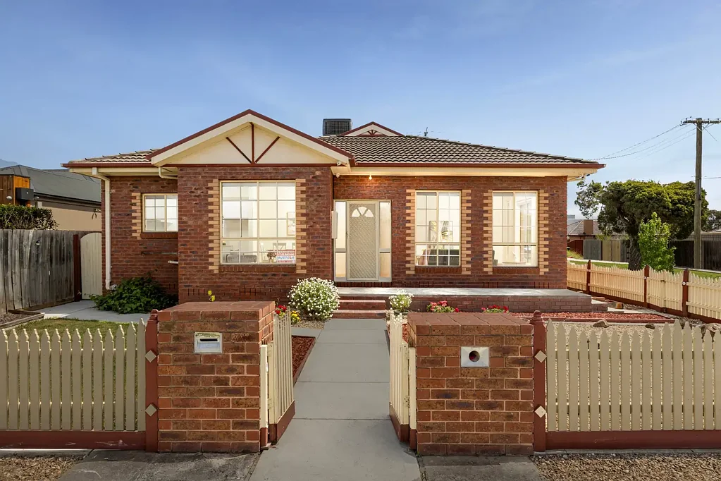 Airport West 3Kwarto Stylish, Easy and Bright