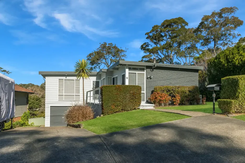 12 Stuart Street, Kotara South, NSW 2289