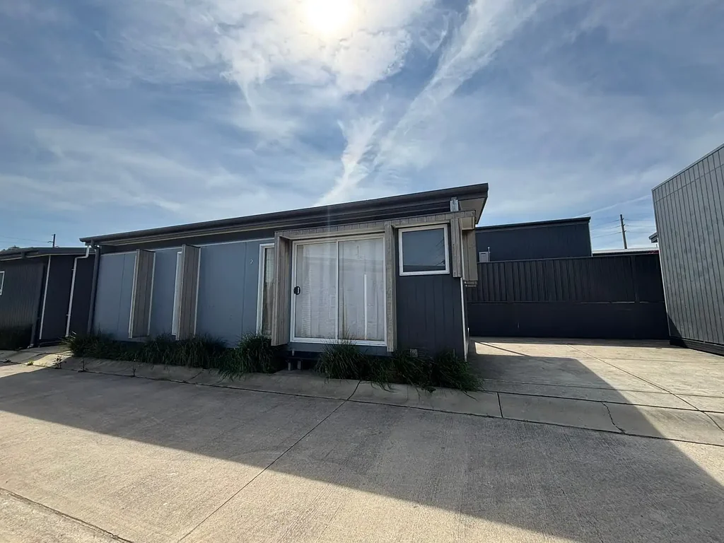 Two Bedroom Unit at Thornton Apartments!