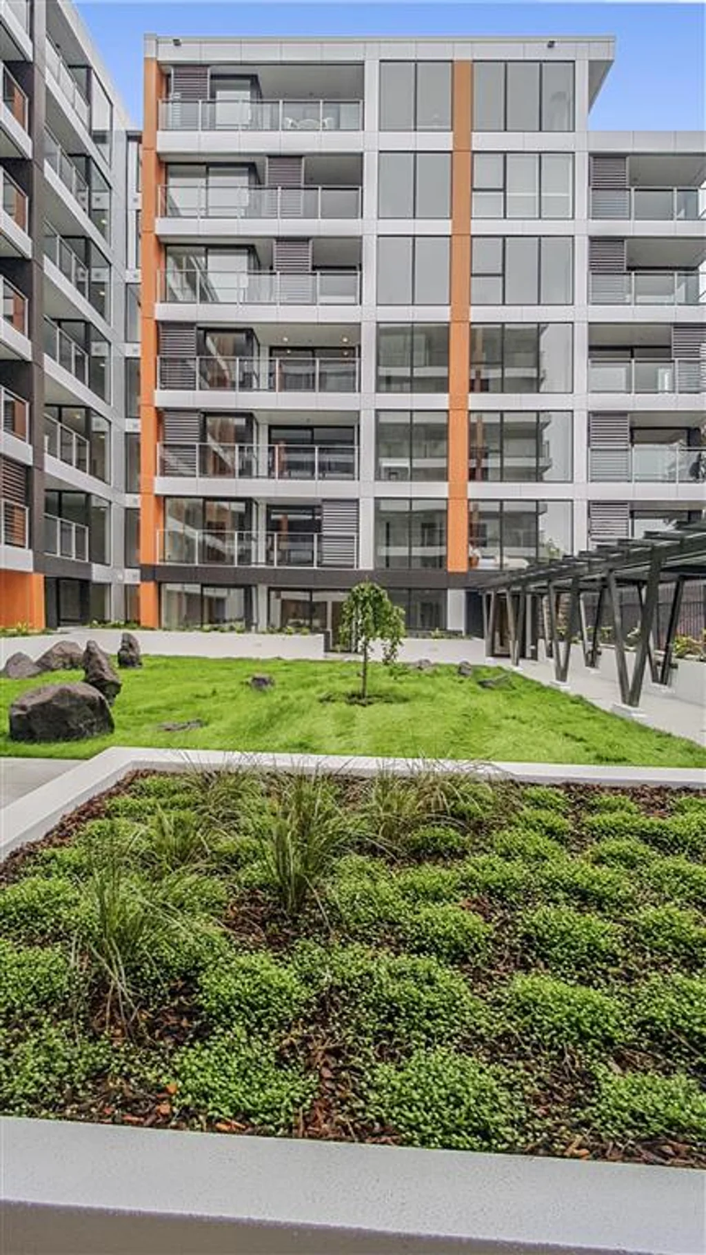 EPSOM - Luxury Living