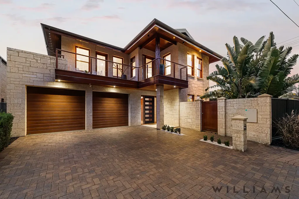 Henley Beach South 5房  RESORT VIBES, RESERVE VIEWS - A RARE POOLSIDE EXPRESSION OF HENLEY LUXURY & LIFESTYLE LIKE NO OTHER - HOLIDAY TRANQUILITY ALL YEAR ROUND