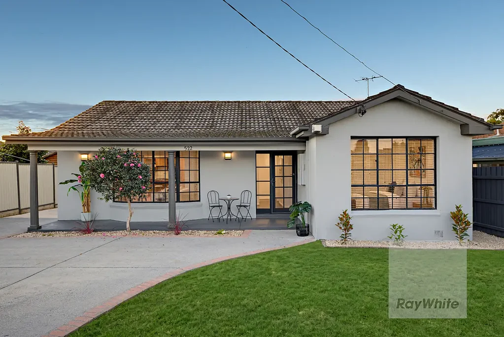 Bundoora 3chambre Modern Refresh, Prime Position - Move-In-Ready