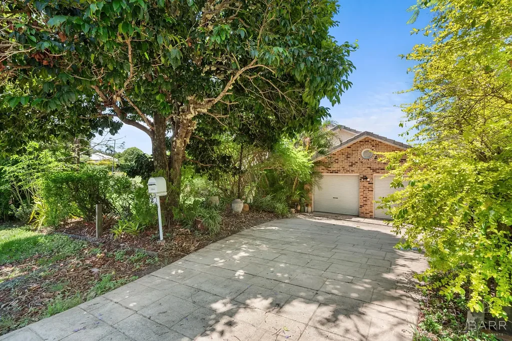 2 Pine County Place, Bellbowrie, QLD 4070