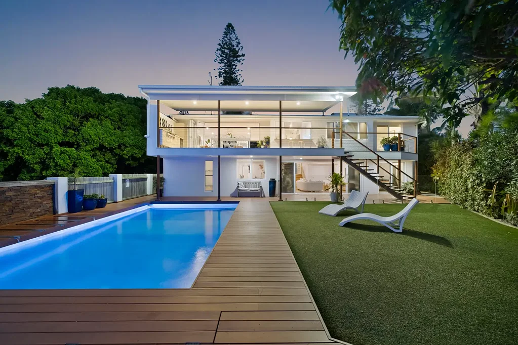 Buddina 4房  Elevated Canal Views, Exceptional Family Living