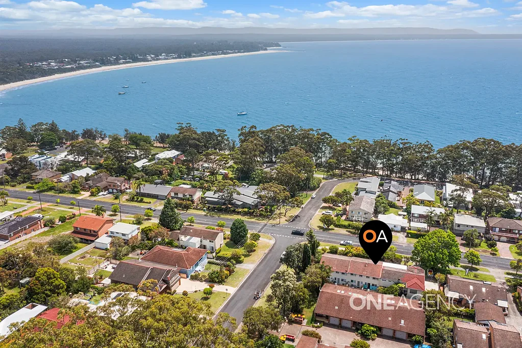 Vincentia 2房  COASTAL TOWNHOUSE WITH WATER VIEWS