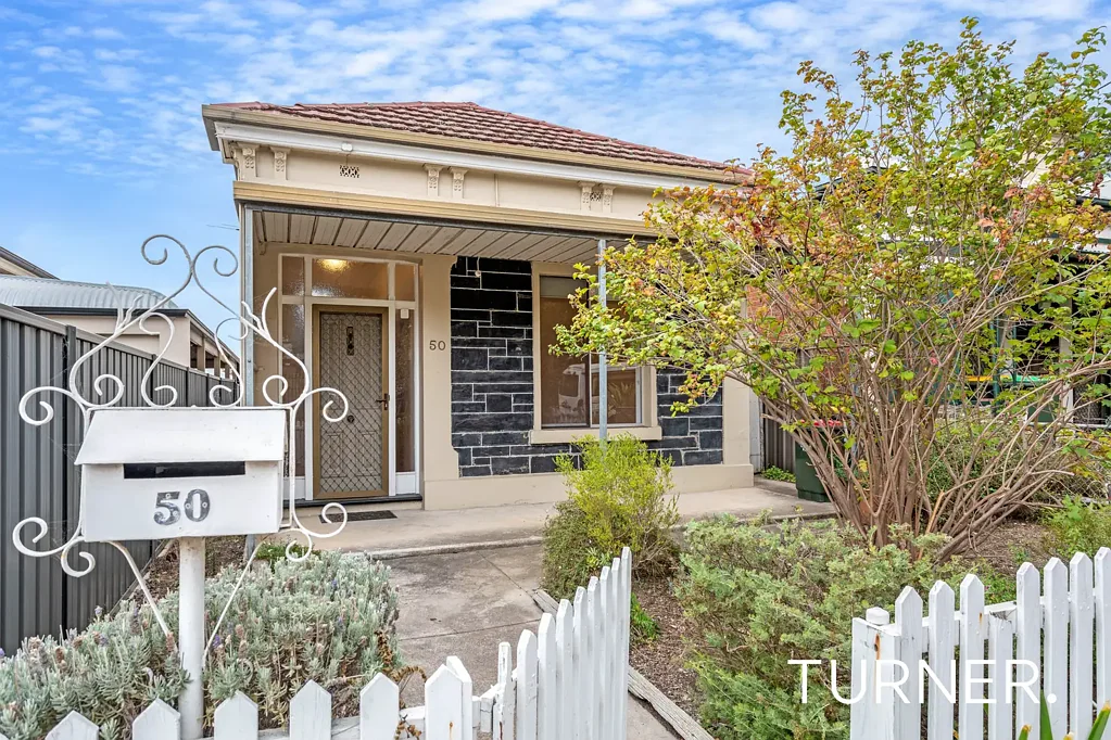 Lovely 2 Bedroom Character Cottage