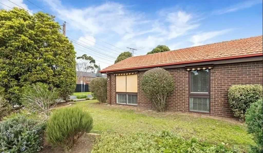2/261 Civic Parade, Altona, VIC 3018