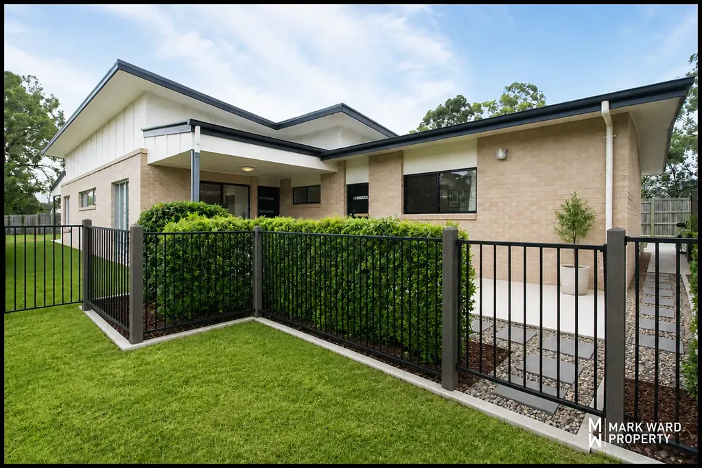 Salisbury 4Zimmer SPACIOUS 4-BEDROOM FREESTANDING VILLA IN PRIVATE RESORT-STYLE COMPLEX