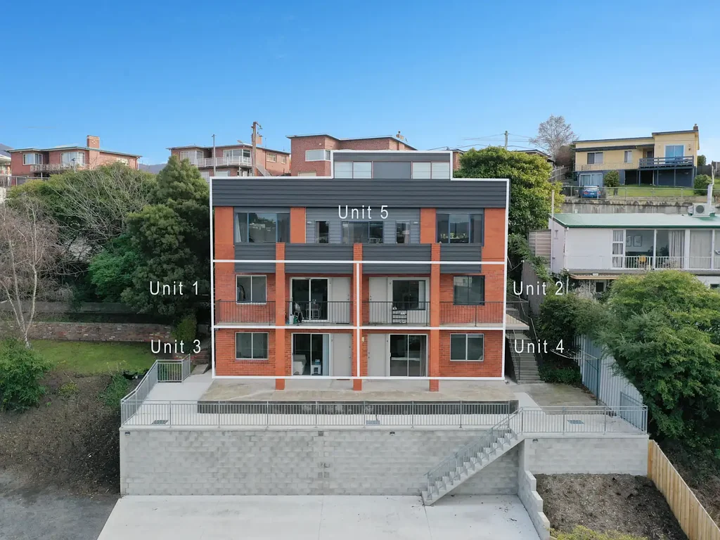 West Moonah 9બેડરૂમ Exceptional Investment Opportunity with Development Potential