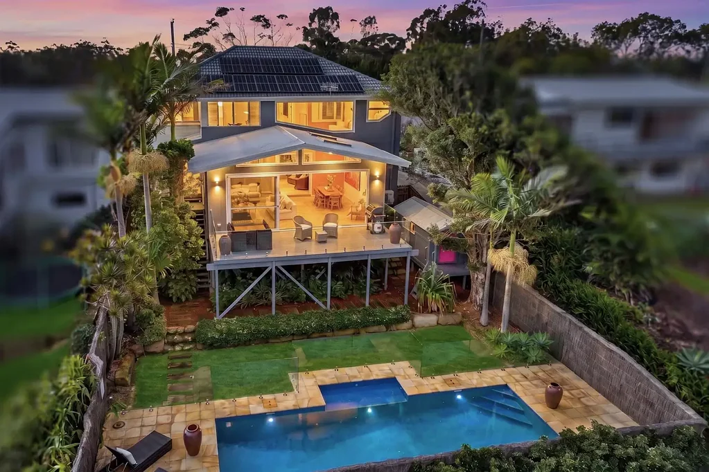 Copacabana 5Zimmer Renovated Coastal Retreat with Sweeping Ocean Views