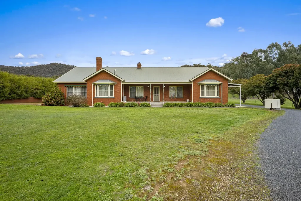 386 Buffalo Creek Road, Myrtleford, VIC 3737