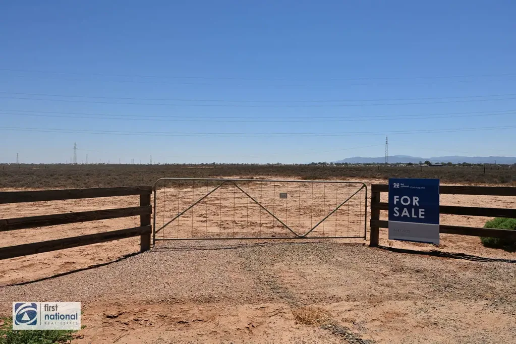 17 Warner Drive, Port Paterson, SA 5700