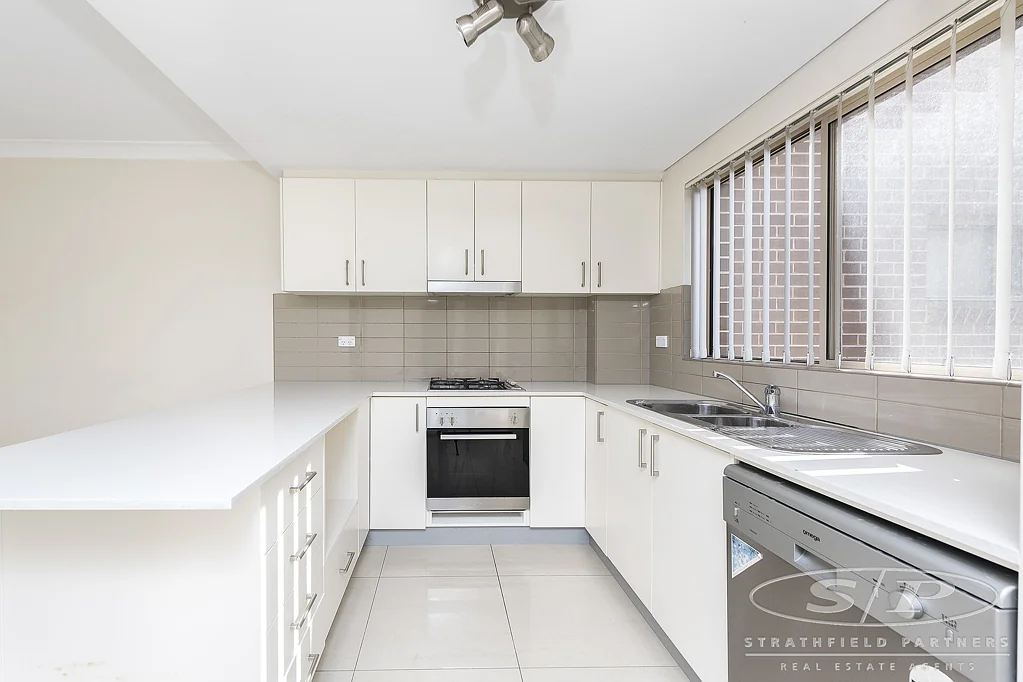 Modern living, Great location