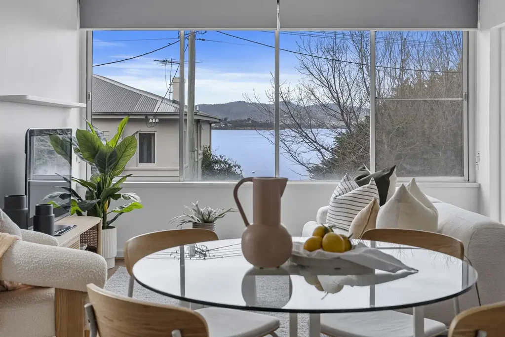 Battery Point 2ਬੈੱਡਰੂਮ River views and a highly sought-after address