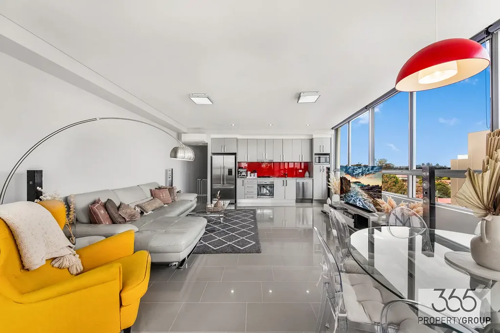 STUNNING PANORAMIC 2 BEDROOM + MEDIA APARTMENT