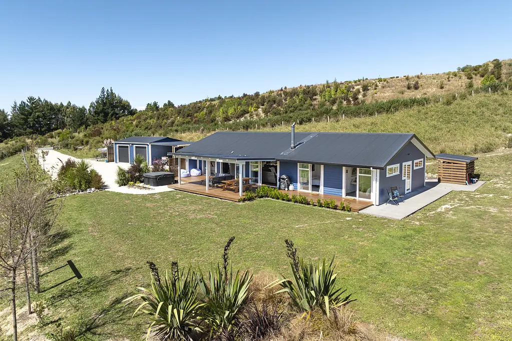 Upper Moutere You’ll Want To Live Here!