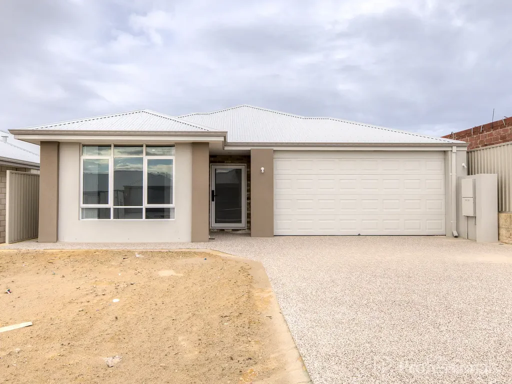 Coastal Comfort with Space for the Whole Family!