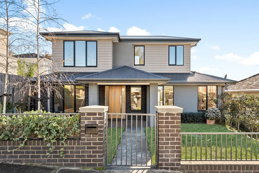 Mount Waverley 4Kwarto Contemporary, Streetfront Excellence In The GWSC Catchment