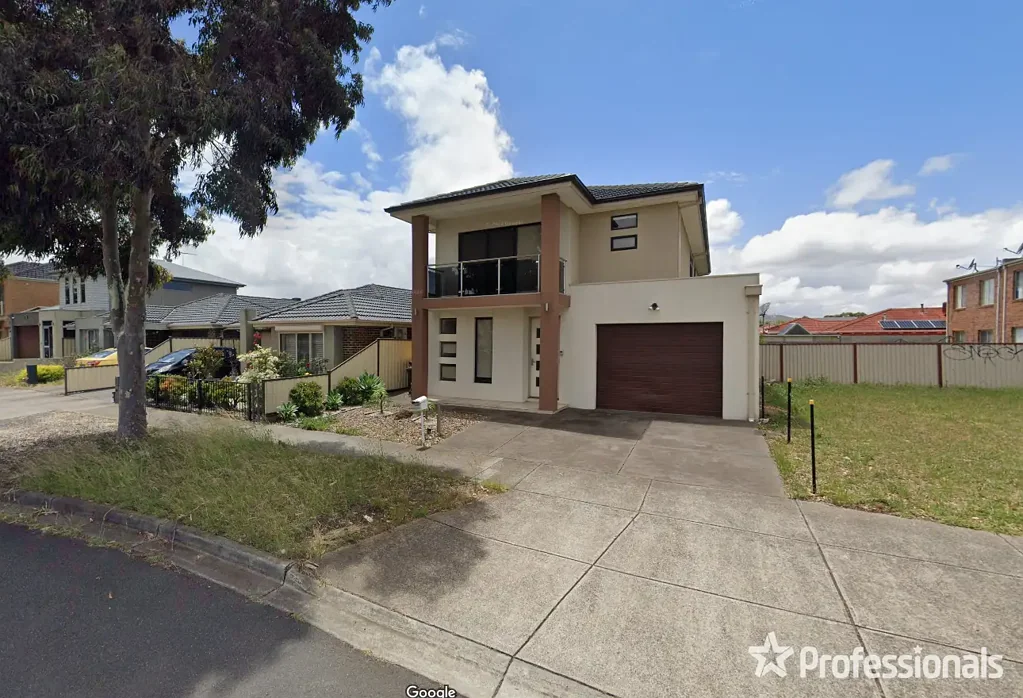 Charming 5-Bedroom Family Home in Cairnlea - 240 Station Road